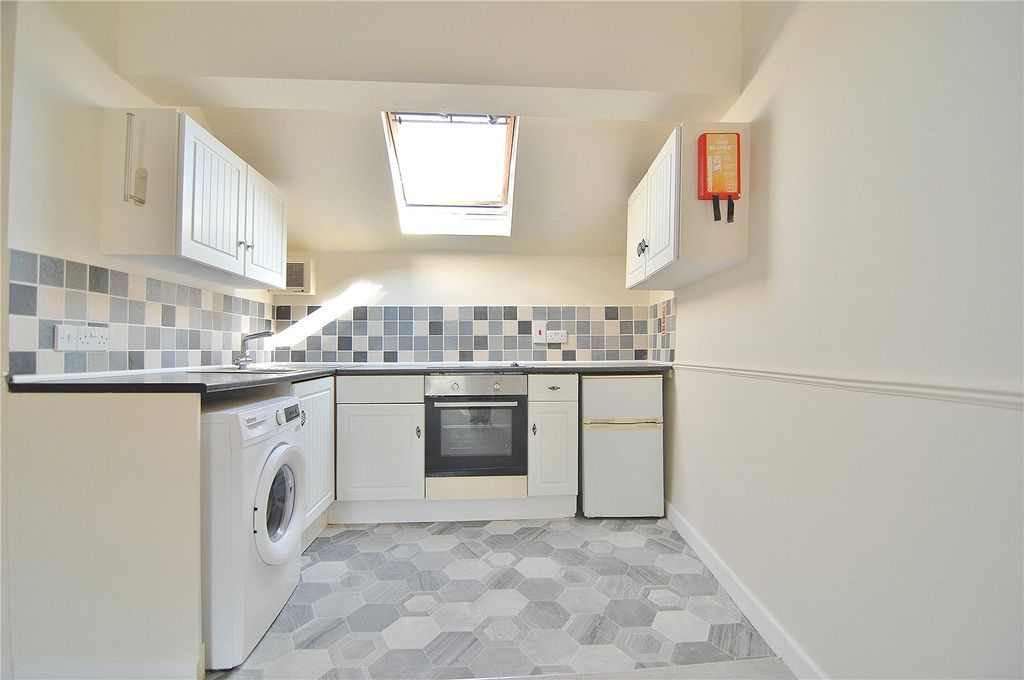 Property photo 3 of 10 Picture No. 14