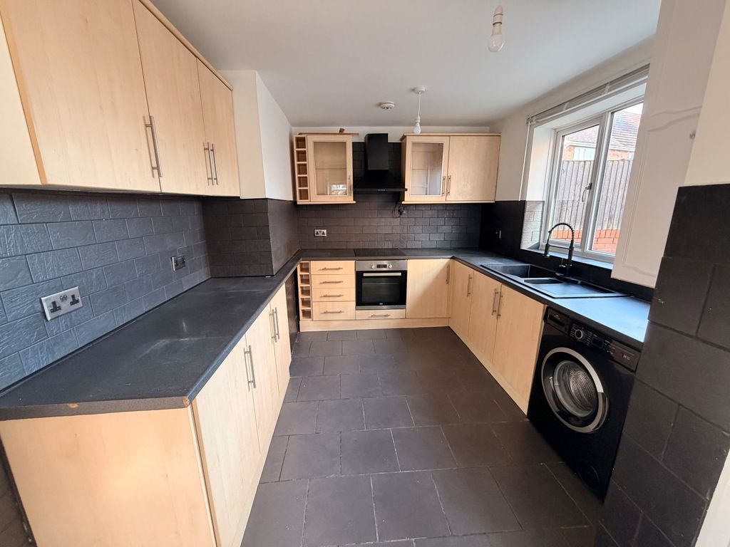 Property photo 2 of 10 Picture No. 11