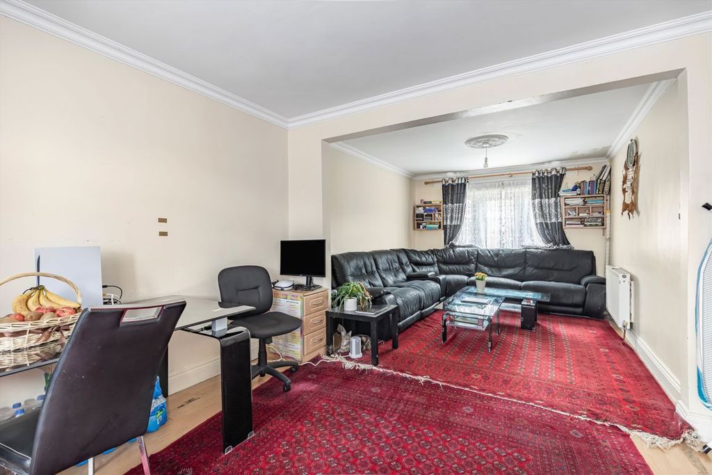 Property photo 3 of 4