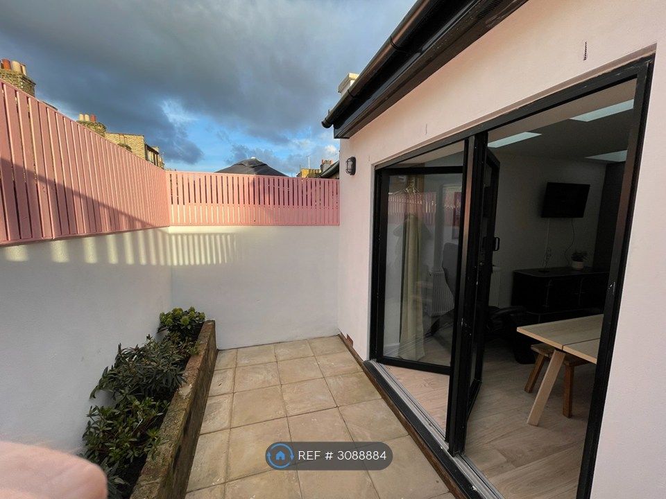 Property photo 2 of 25 Rear Garden