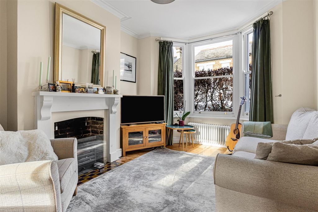 Property photo 3 of 20 6_69916.Jpg