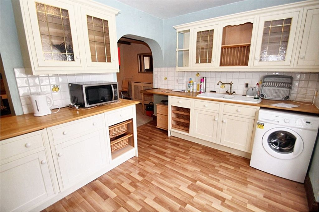Property photo 2 of 8