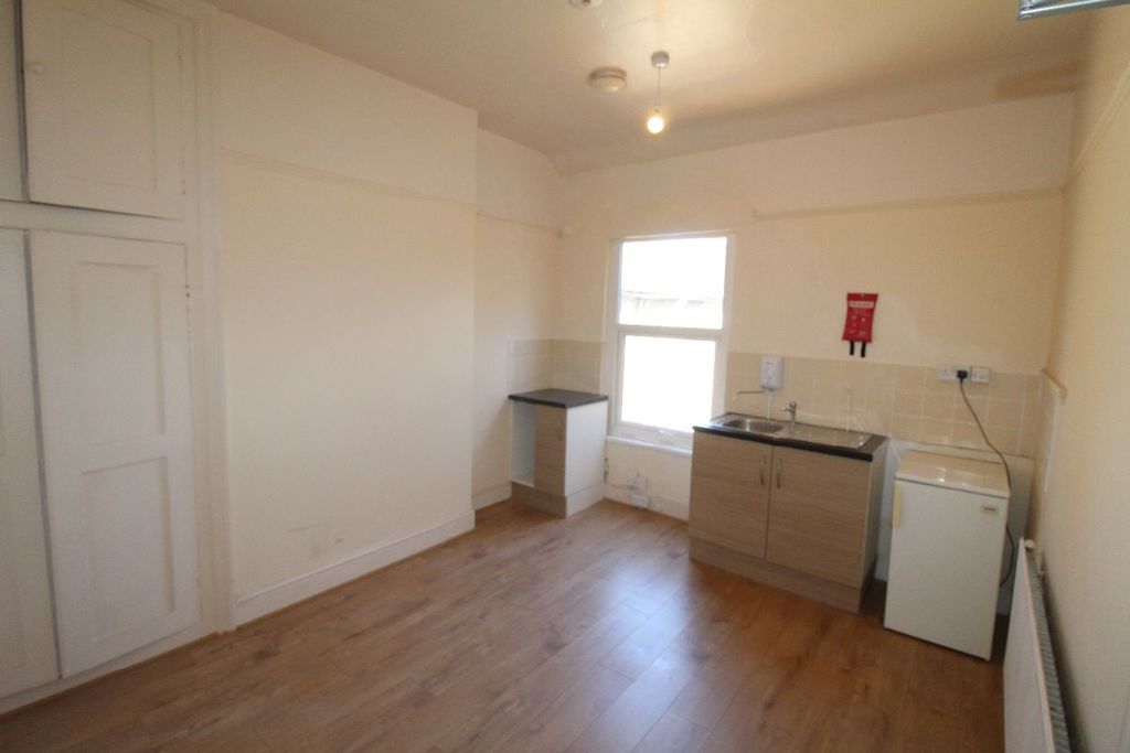 Property photo 1 of 3