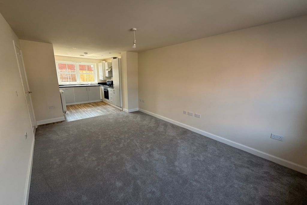 Property photo 2 of 12 Img_1437