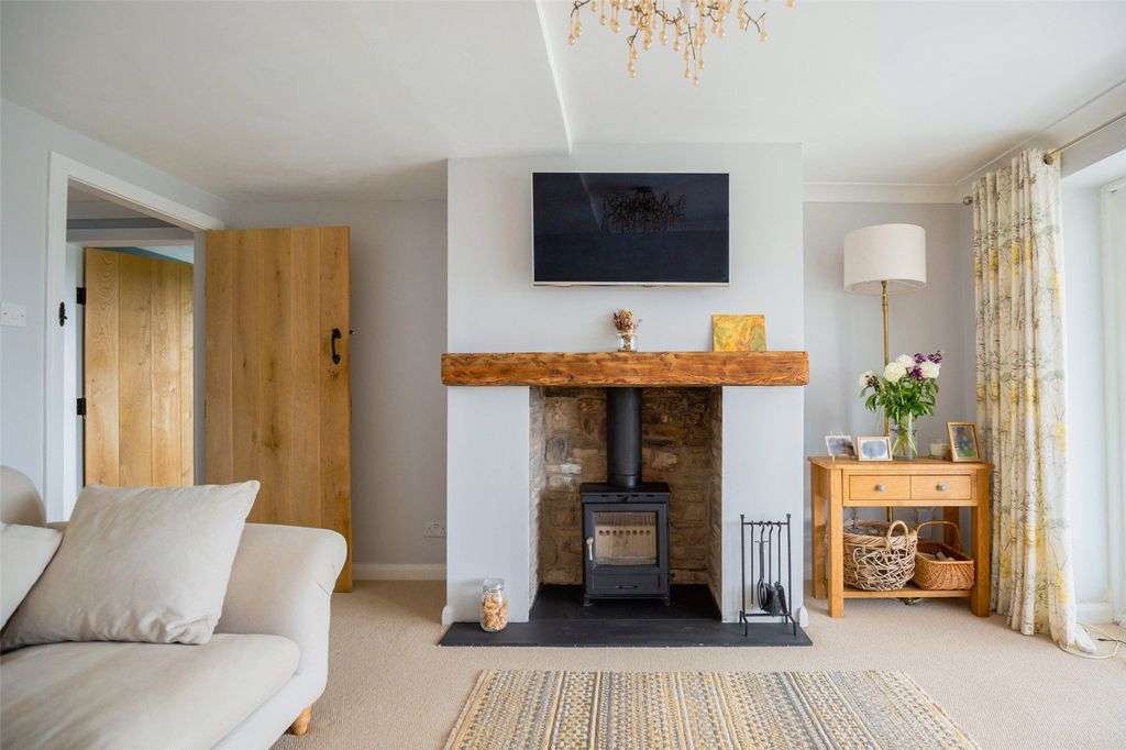 Property photo 3 of 32 Picture No. 14