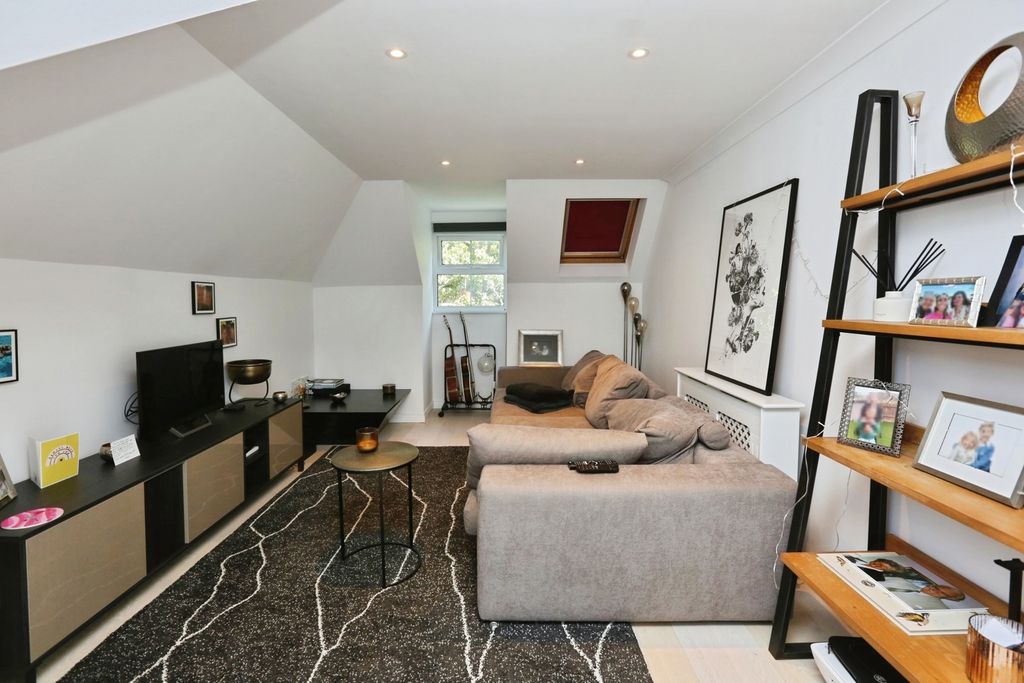 Property photo 2 of 10 Pbox-Img.Jpg