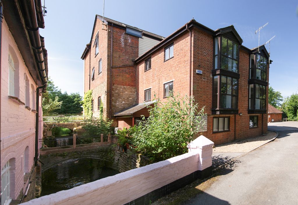 Property photo 3 of 3