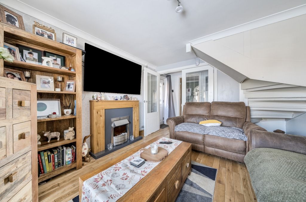 Property photo 2 of 25 1357689-8-68dc035555d9E