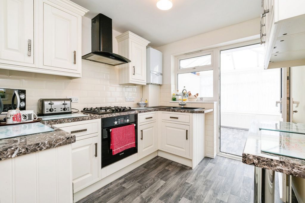 Property photo 3 of 31 Pbox-Img.Jpg