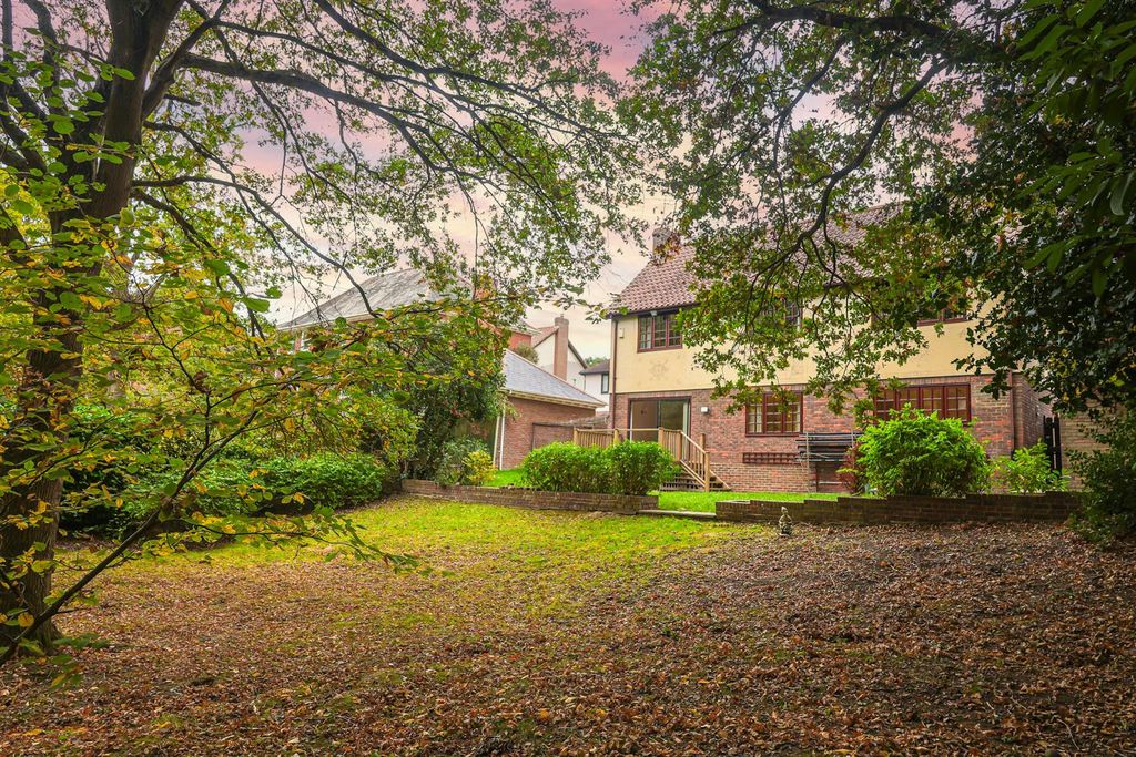 Property photo 3 of 23