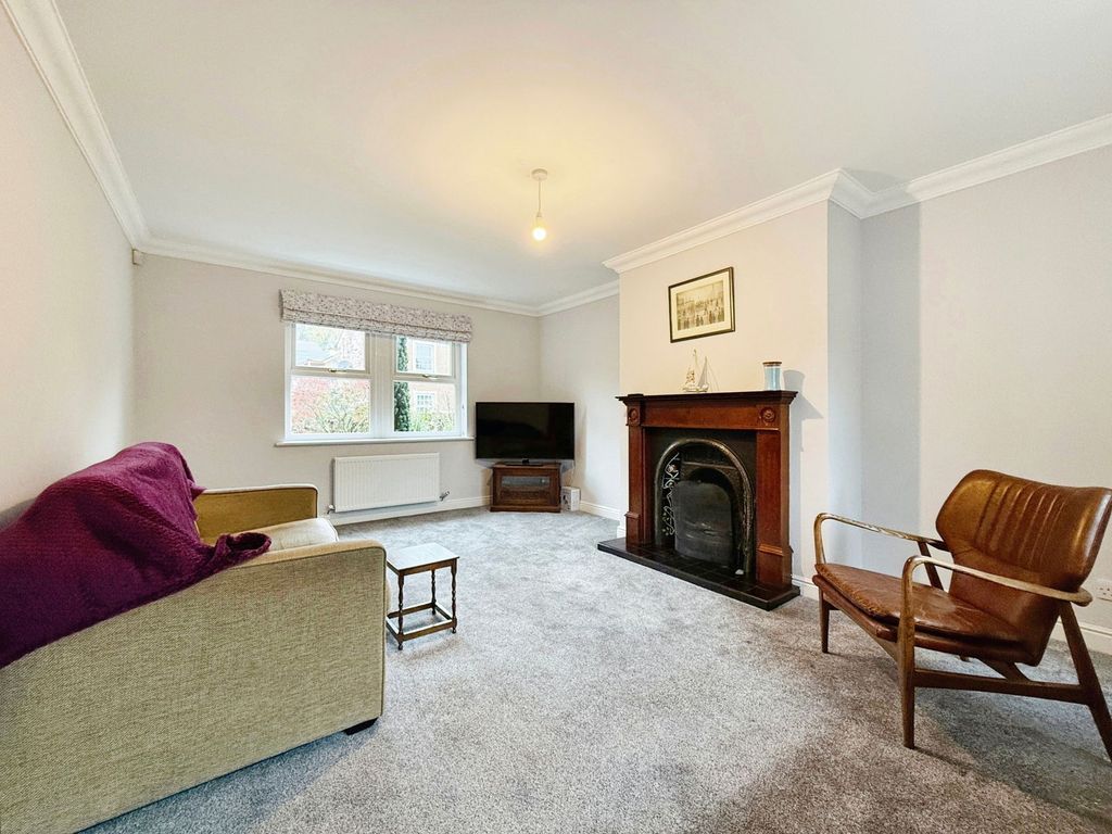 Property photo 3 of 33