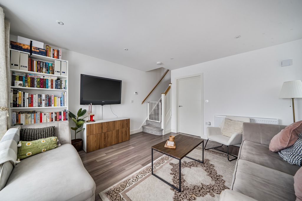 Property photo 2 of 22 1402989-22-6985E0...