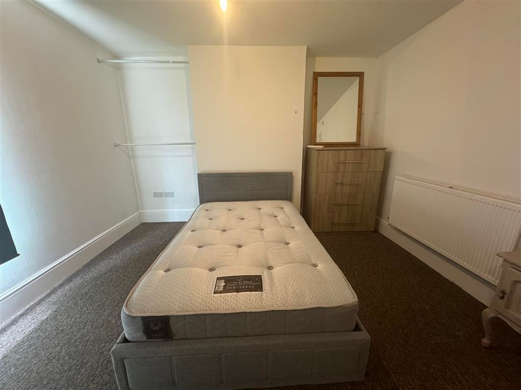 Property photo 1 of 3 Bedroom 1