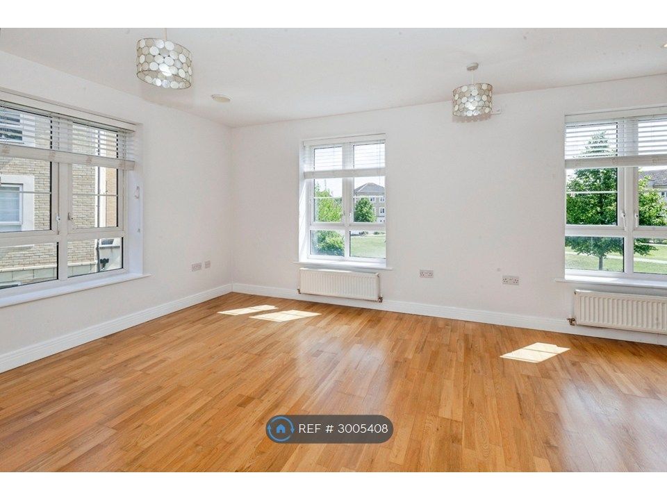 Property photo 1 of 17 Spacious Open-Plan Living & Dining Area