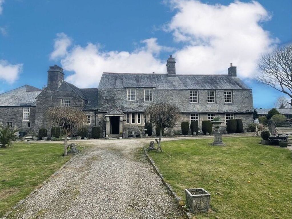 Property photo 2 of 25