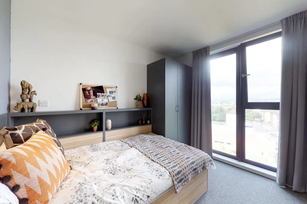 Apartment in Glasgow, Sighthill - View 3