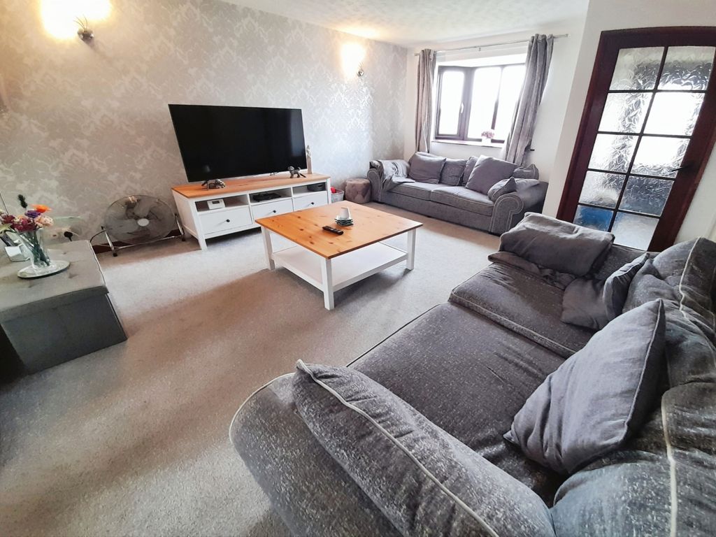 Property photo 3 of 11 Pbox-Img.Jpg