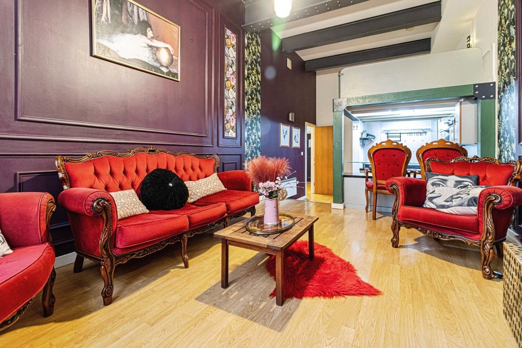 Property photo 3 of 9 Picture No. 10