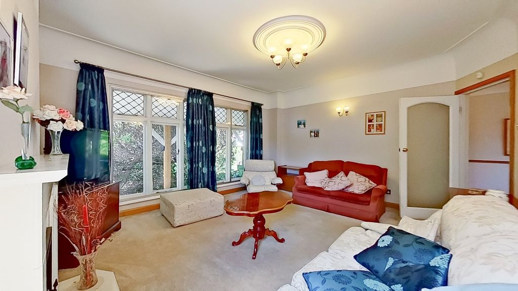 Property photo 3 of 24