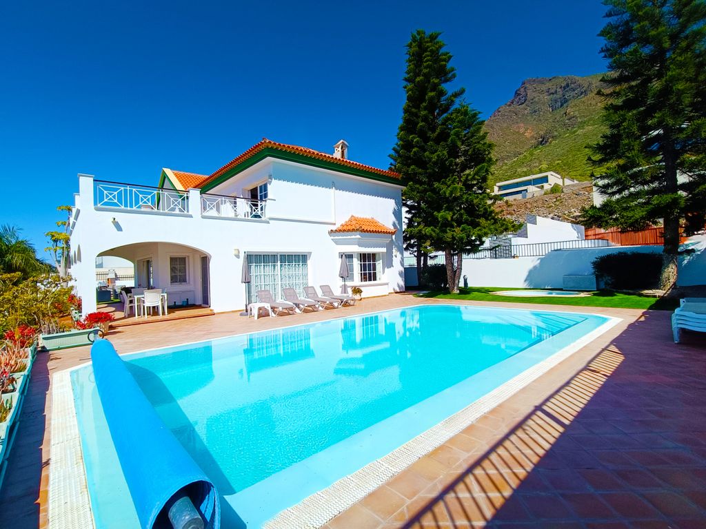 Property photo 1 of 30