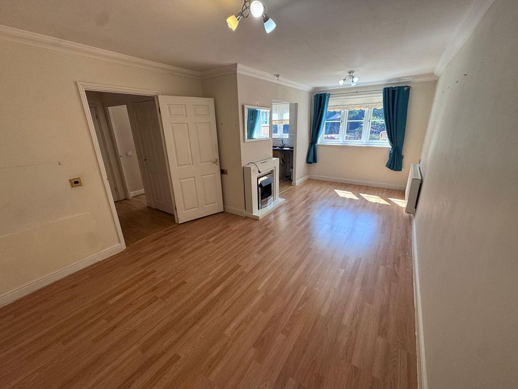 Property photo 2 of 8