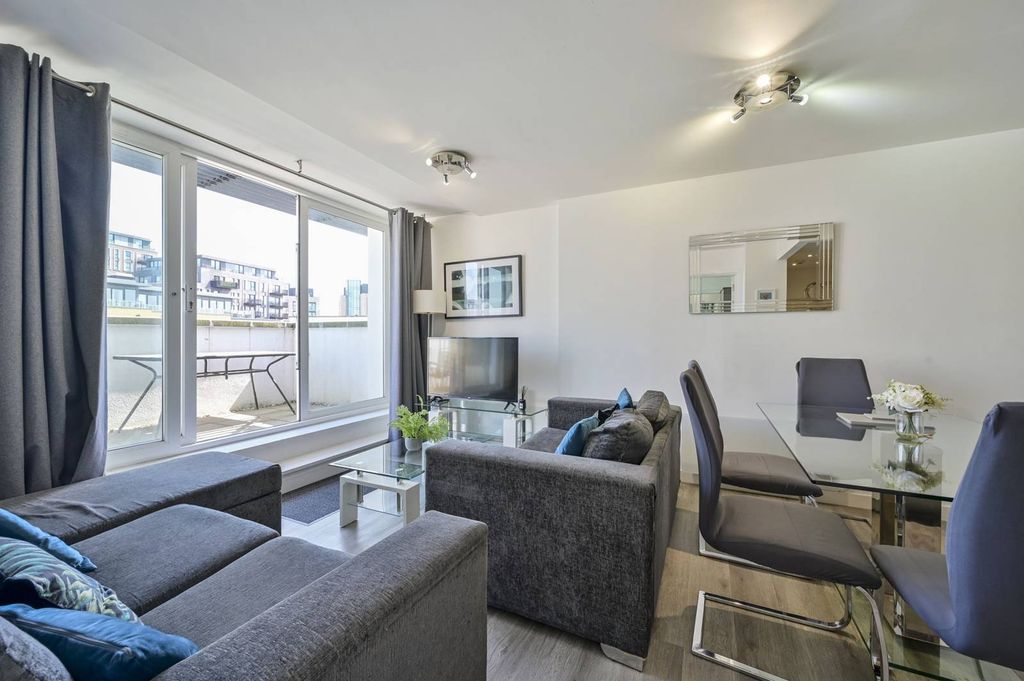 Property photo 2 of 22