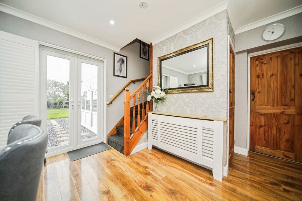 Property photo 2 of 17 Photo