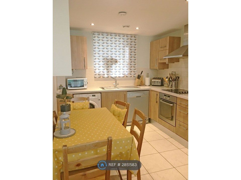 Property photo 2 of 5 Kitchen