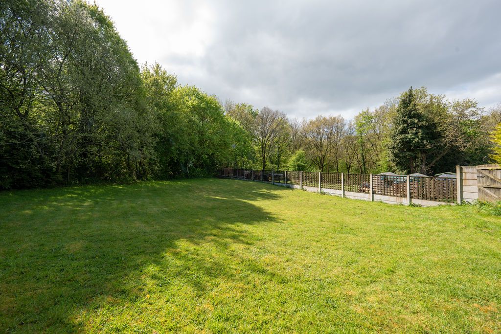 Property photo 3 of 30 Photo 16