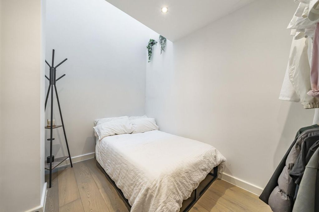 Property photo 3 of 9 Picture 3