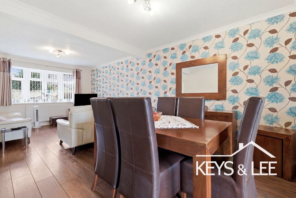 Property photo 3 of 15 5136393