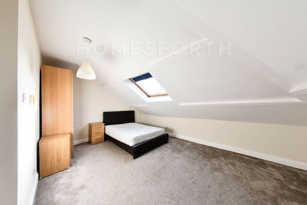 Property photo 1 of 16 Photo 11