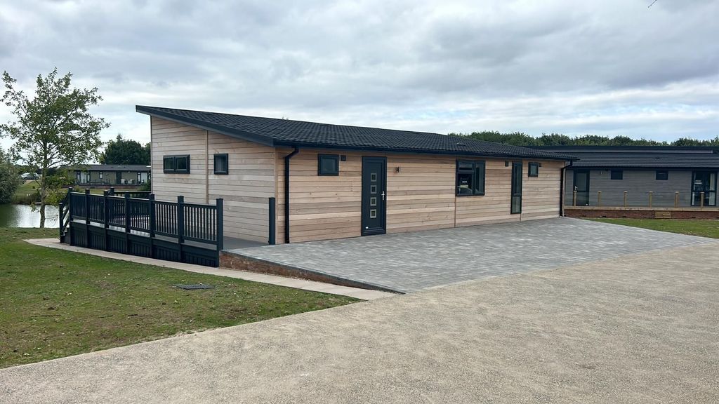 Property photo 1 of 1