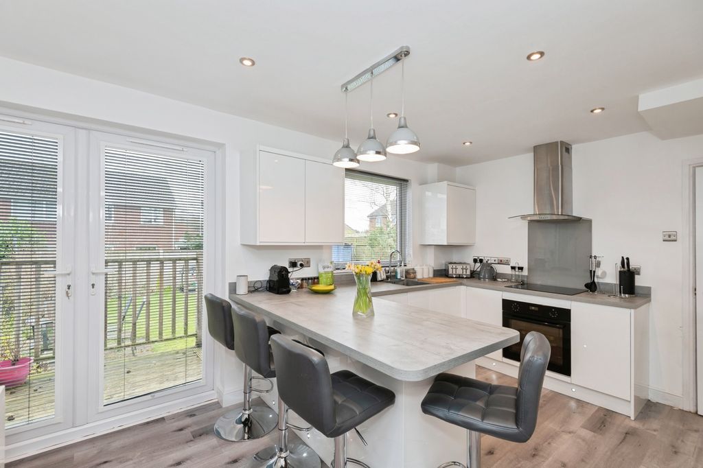 Property photo 2 of 15 Kitchen/Diner