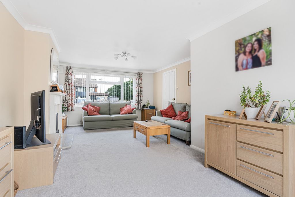 Property photo 3 of 27