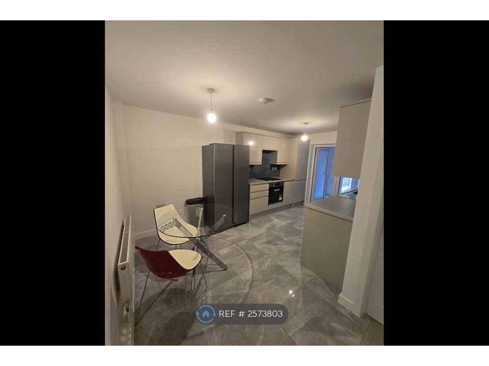 Property photo 1 of 12 Fully Furnished Fitted Kitchen/Dinner