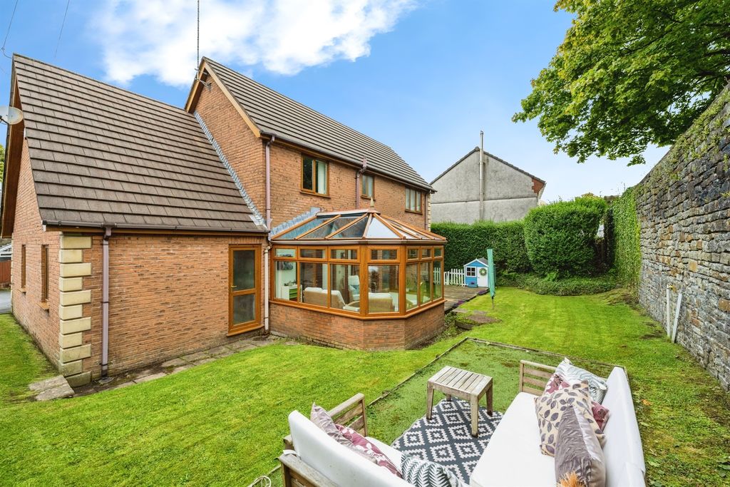 Property photo 1 of 18