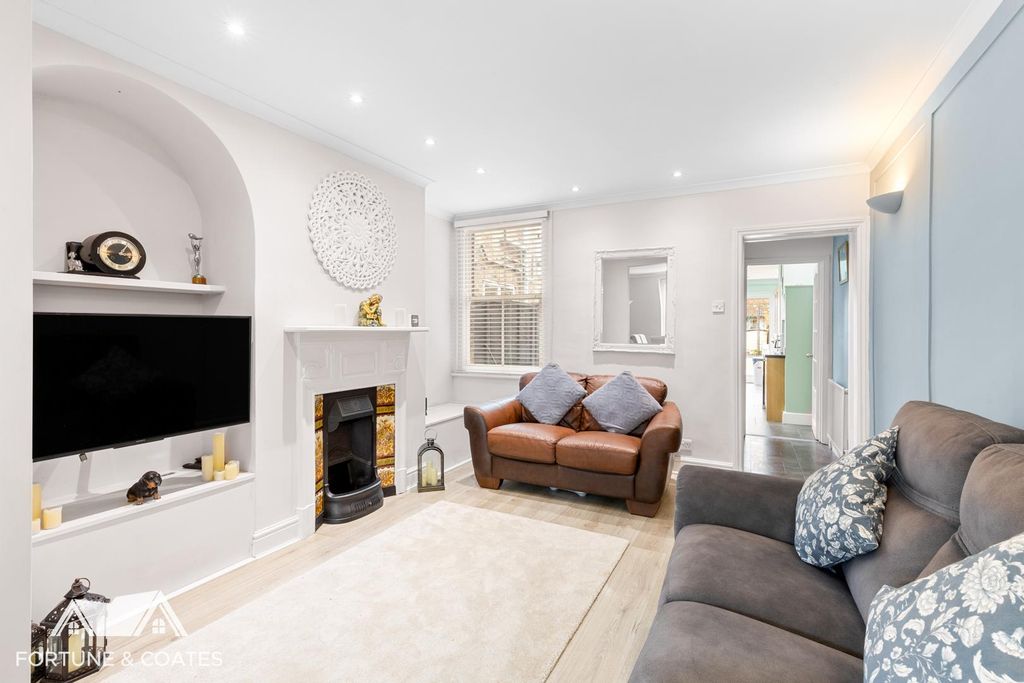 Property photo 3 of 23 Buryroad_7.Jpg