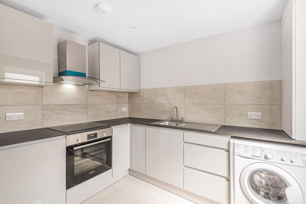 Property photo 1 of 14 One Bedroom Flat