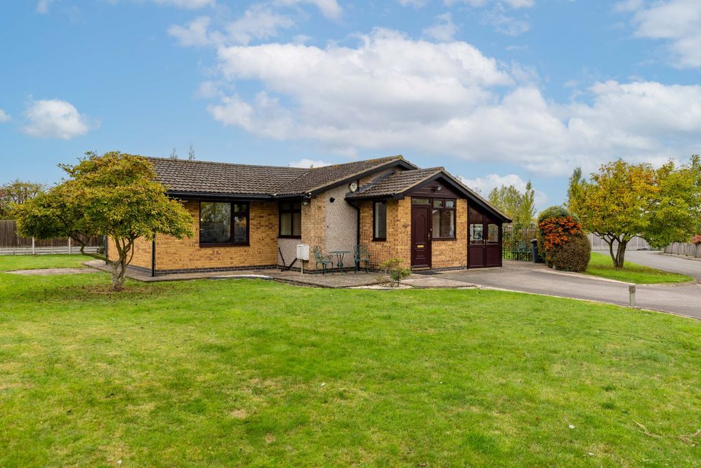 Property photo 2 of 20 Front Aspect