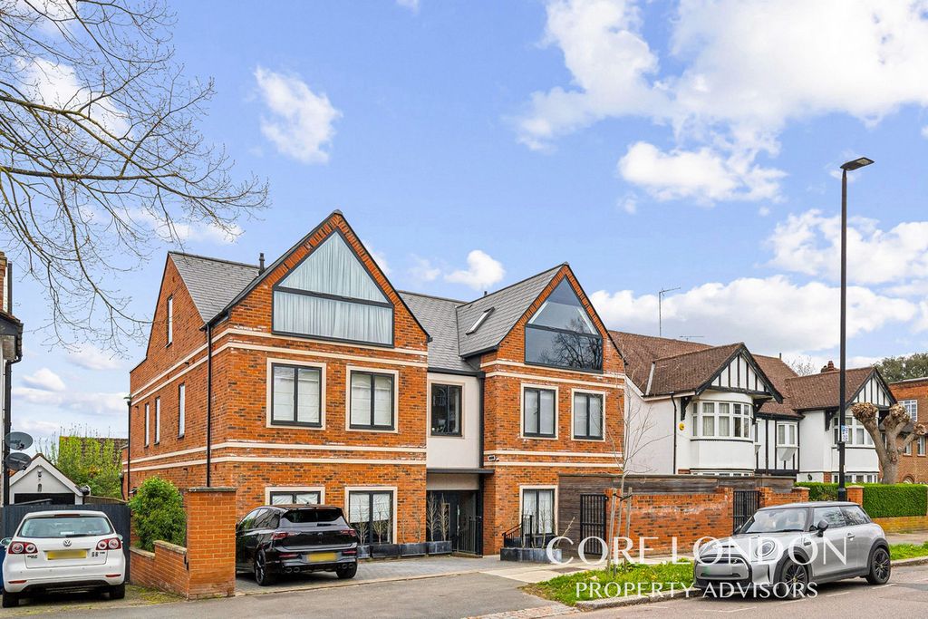 Property photo 1 of 9