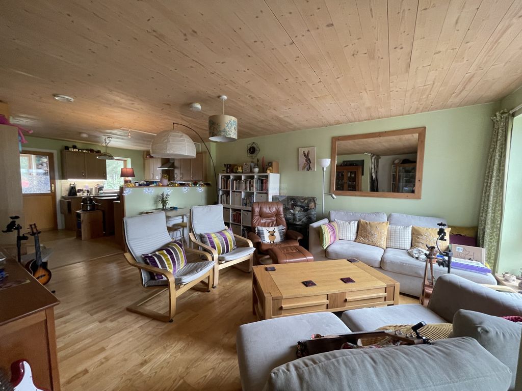 Property photo 3 of 16 Lounge A.Jpg