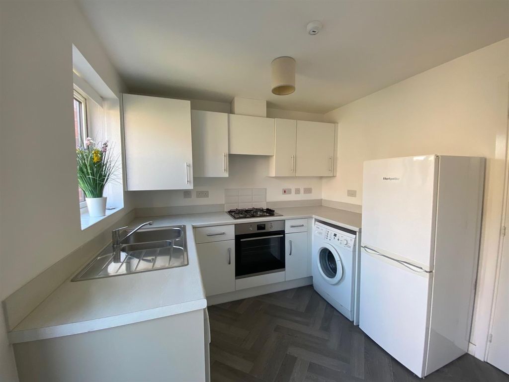 Property photo 2 of 14 Kitchen.Jpg
