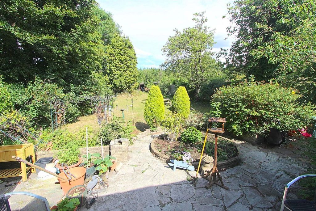 Property photo 2 of 13 07d29852-9629-40Da-8E65-0284d6c4c7cc.Jpg