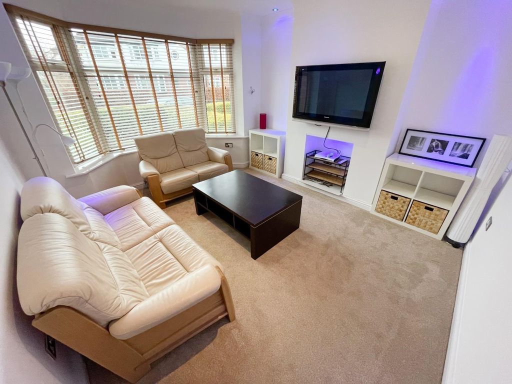 Property photo 3 of 24 Front Lounge