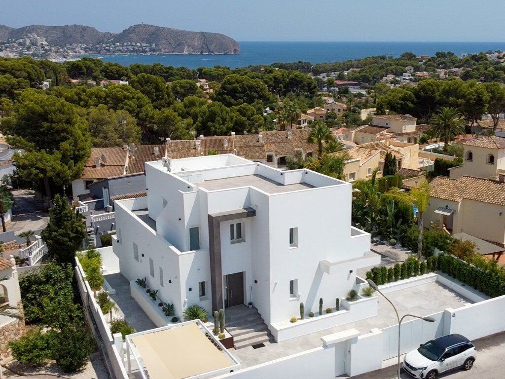 Property photo 1 of 30 Modern Luxury Villa 500 Meters From The Sea For Sale In Moraira