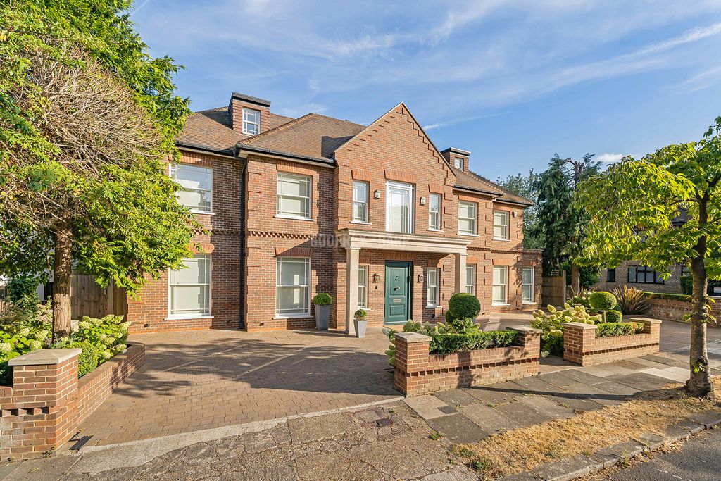 Property photo 1 of 23