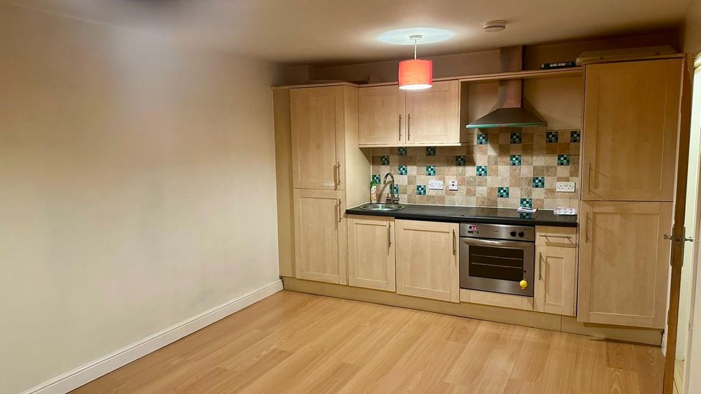 Property photo 3 of 8 Bb4Dd114-68B9-4c6B-A681-7B1809621B70.Jpg