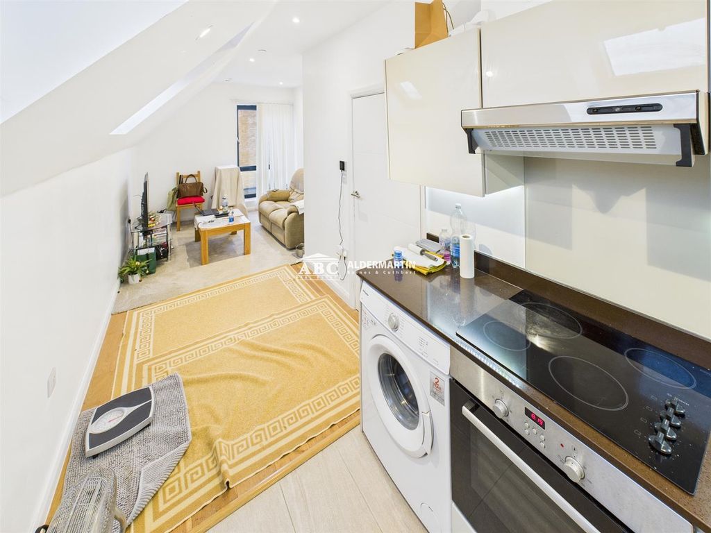 Property photo 2 of 5 Cam03215G0-Pr0096-Still015.Jpg