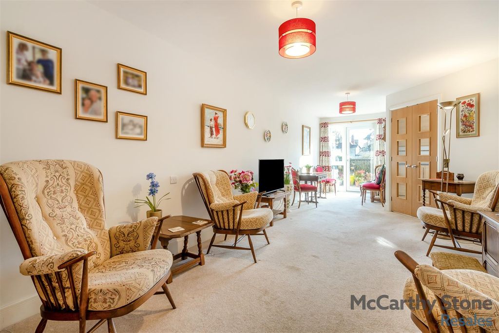 Property photo 2 of 16 8677107-Interior01.Jpg